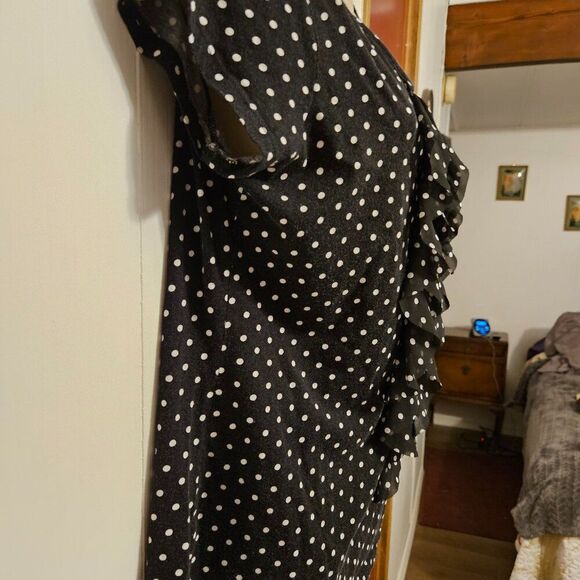 ELLE L EX COND pit to pit 17 1/2 length 23 inches - Picture 2 of 4